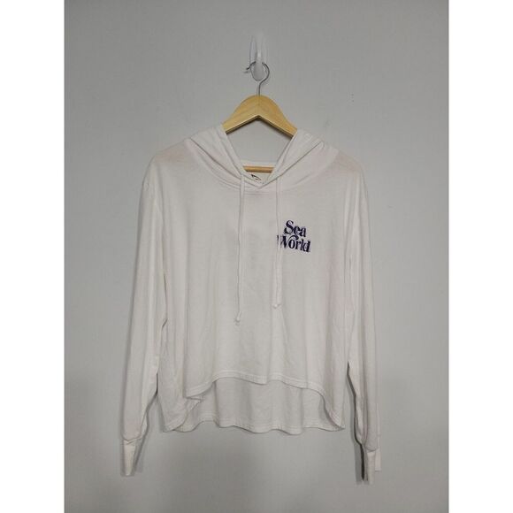 Tops - Sea World Women's Sweater Size XL Cropped White‎ Hooded
